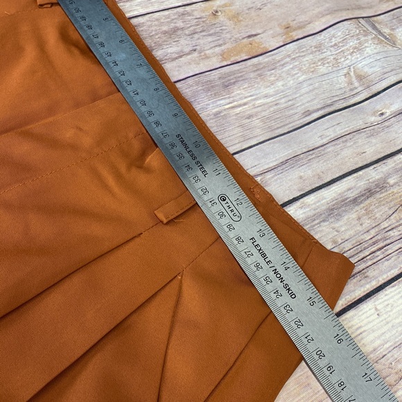 SHEIN Two-Piece Crop Top and Pants - Picture 5 of 8